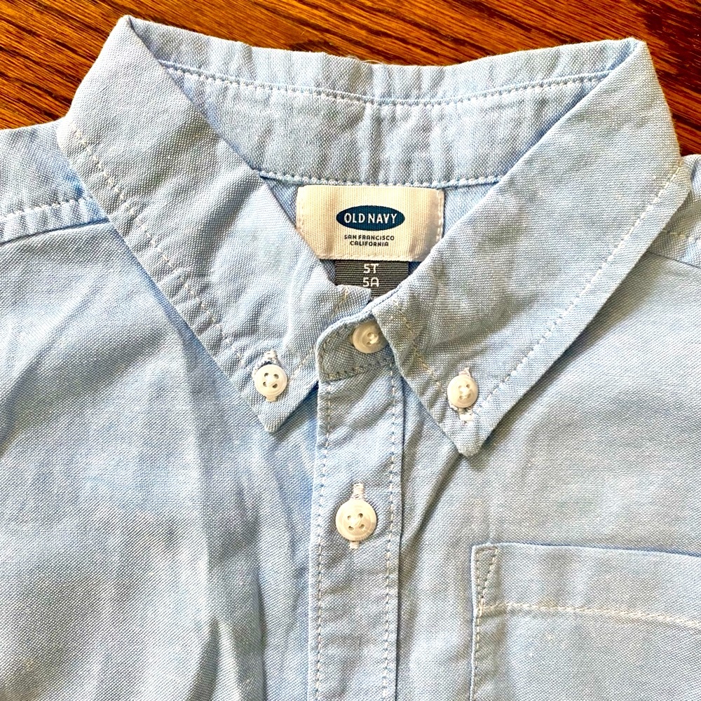 NWT! Old Navy Blue Denim Dress Shirt (5 YR)